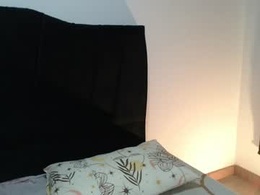 _mia_hot01