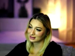 amira_velvet
