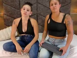 chloe_and_scarlett