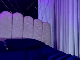 chloe_banks5