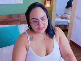 curvy_sexyvalen