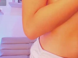kira_collins1
