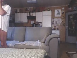 lovetobenaked10