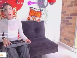 naomi_femme