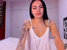 petite_linda