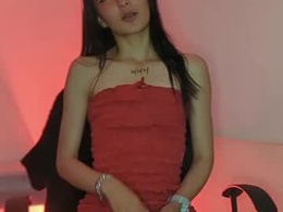 pinkymooncouple