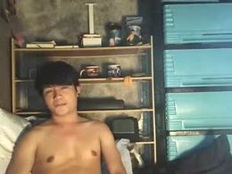 pinoy_petitehugecock