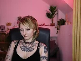 tattooedblondee18